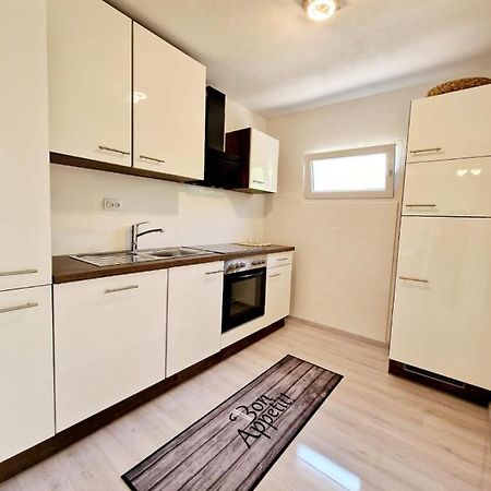 Split Apartment Екстер'єр фото