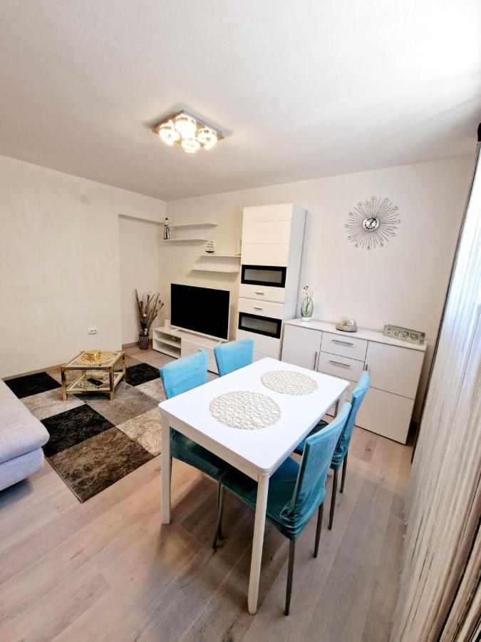 Split Apartment Екстер'єр фото