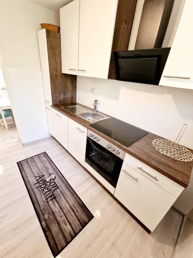 Split Apartment Екстер'єр фото