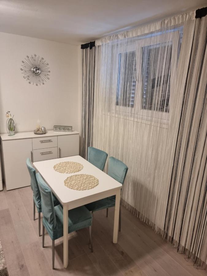 Split Apartment Екстер'єр фото