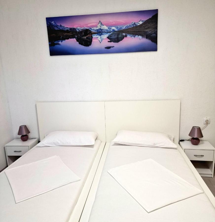 Split Apartment Екстер'єр фото