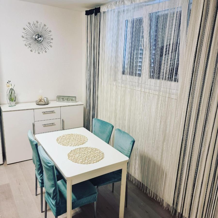Split Apartment Екстер'єр фото