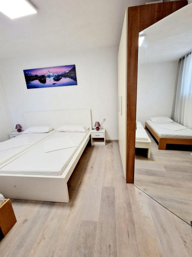Split Apartment Екстер'єр фото