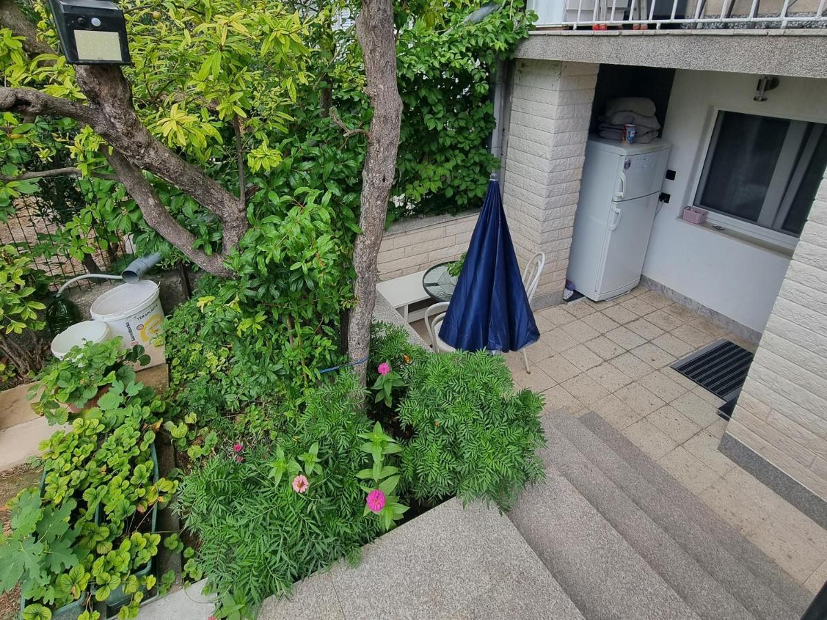 Split Apartment Екстер'єр фото
